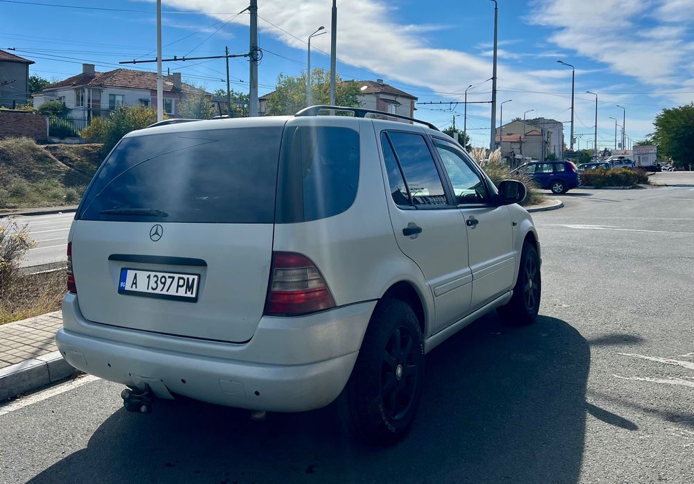 Продавам Mercedes-Benz Ml270