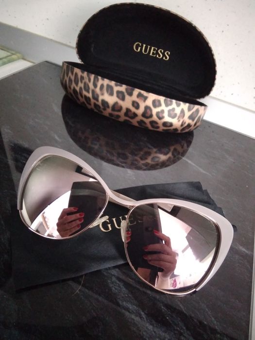 Дамски слънчеви очила Guess
