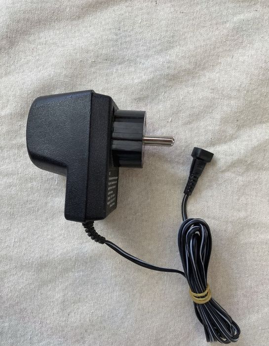 Alimentator putere reglabila 3v, 4.5v, 5v. 6v. 7,5v. 9v. 12v.