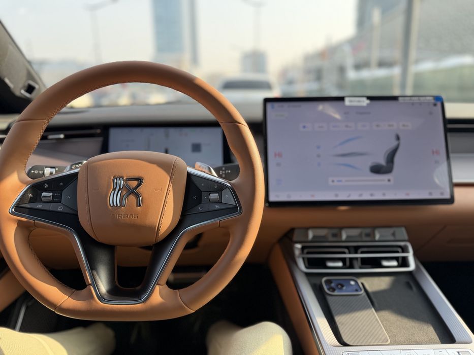 BYD HAN L DUAL motor 2.7s