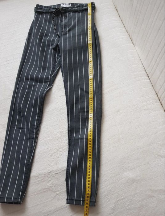 Blugi Bershka slim