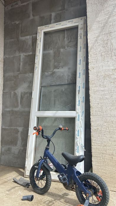 Пластиковые дверь