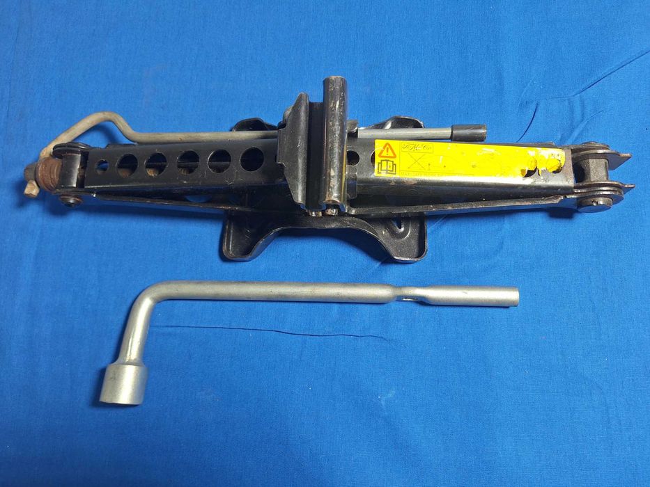 CRIC AUTO OEM FORD Mondeo Focus Fiesta - SH OEM