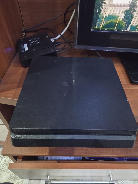 Sony PlayStation 4 slim