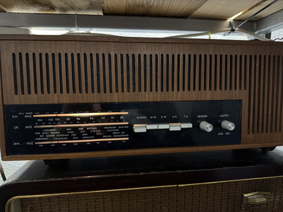 Radio pe lampi Intel