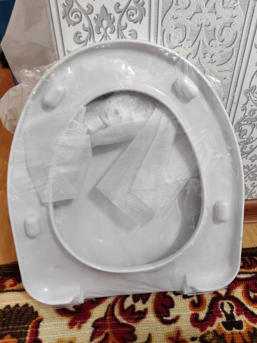 Продам крышку для унитаза