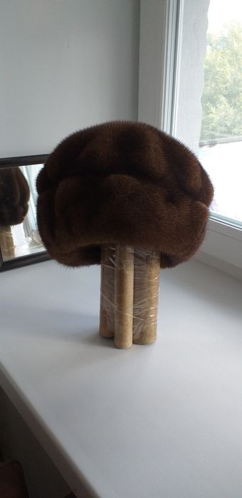 Продам дамский меховой головной убор. Зимняя шапка из меха норки.