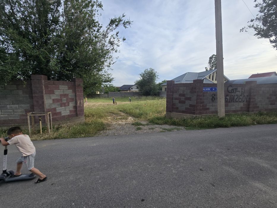 Продаётся участок 8 соток в мкр. Бозарык.