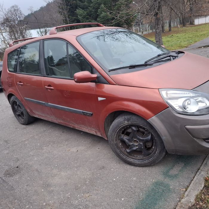 Dezmembrez renault grand scenic 1.9hdi fab 2008 euro 4