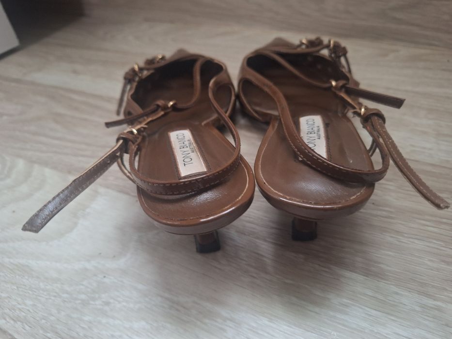 Slingbacks Tony Bianco cu barete multiple, mărimea 37, maro ciocolatiu