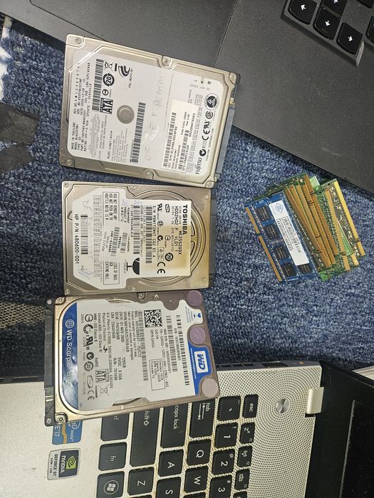 Laptop-uri pentru piese