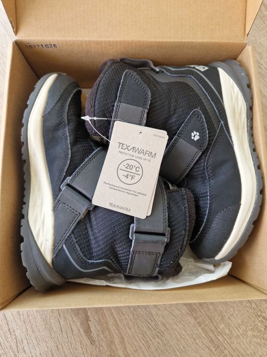 Ботуши JACK WOLFSKIN - водоустойчиви и термоизолирани, размер 30