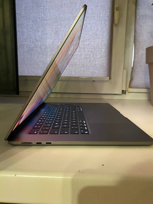 Продам MacBook Air15 (2023)