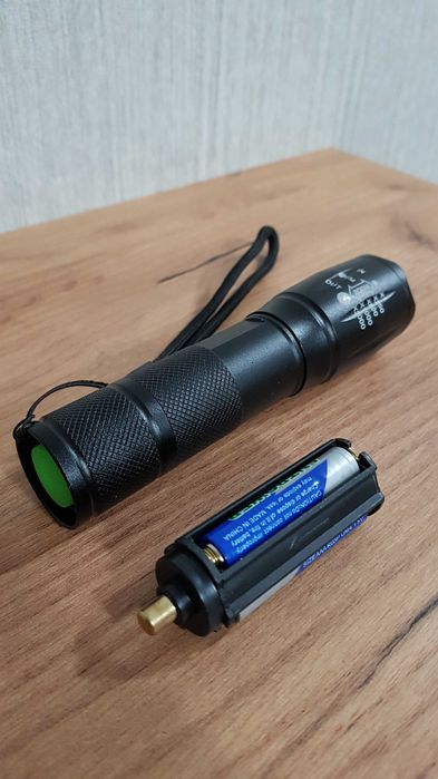Нов фенер + 3 нови батерии (тип AAA)