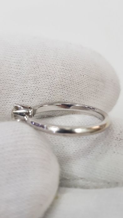 Дамски пръстен с диамант