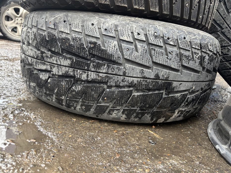 Продам шины шипованные