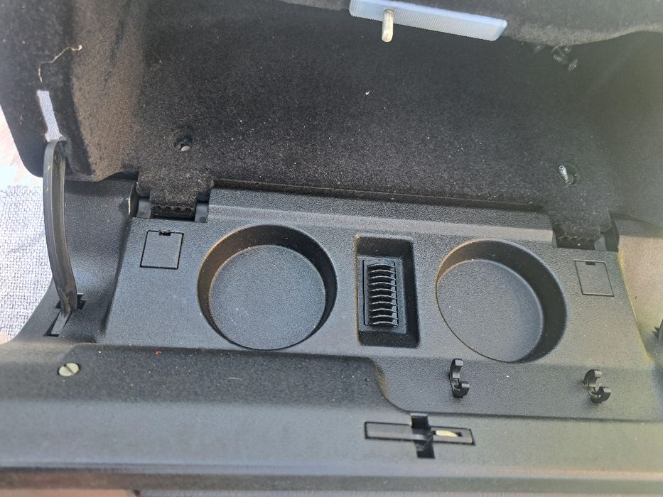 Жабка за мерцедес Е200 1996г.