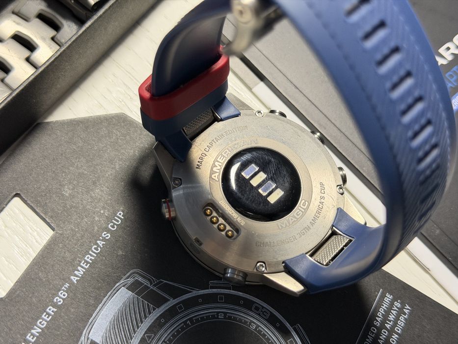 Smartwatch Garmin MARQ Captain American Magic Edition | Titan + Safir | Cutie completă | 3 brățări