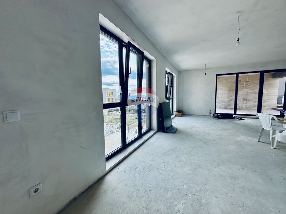 Продава се Тристаен апартамент в Варна, Бриз - 150 кв.м за 2160 €/кв.м - Снимка #7