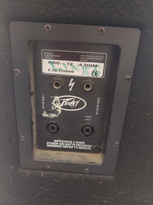 Vând  boxe Peavey