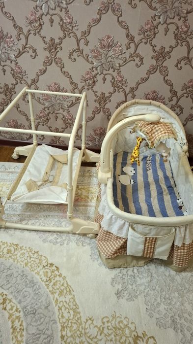 Продаётся детская кровать люлька на колёсах