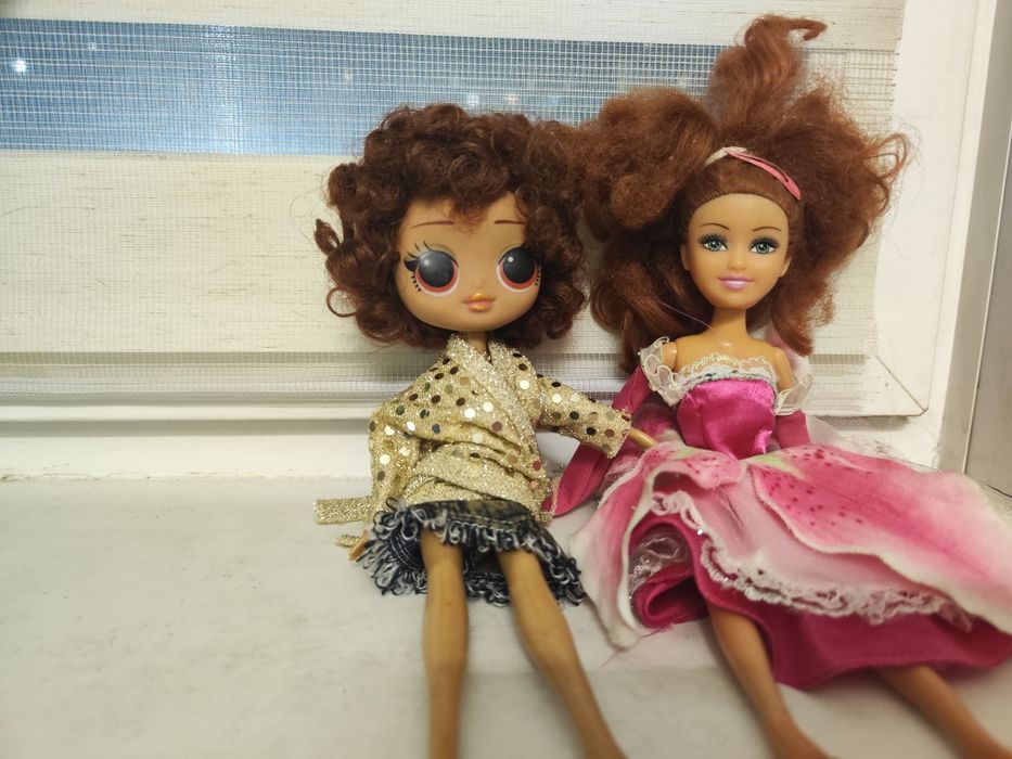 Барби и кукла лол