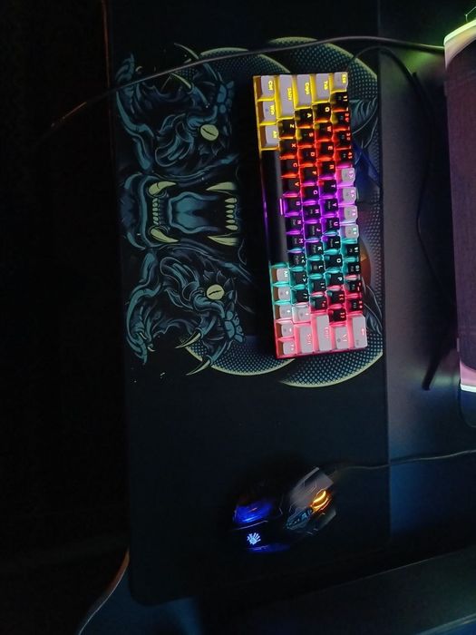 Kompyuter sotiladi srochno !