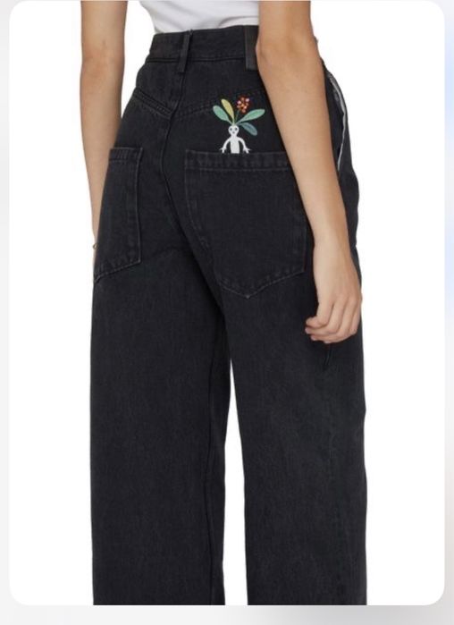 Дънки с бродирано лого