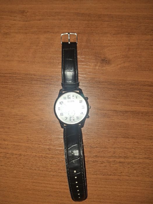 Часы наручные работают