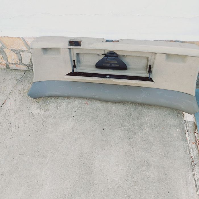 Части за ауди а4 б6  има и врати оборудвани черен металик