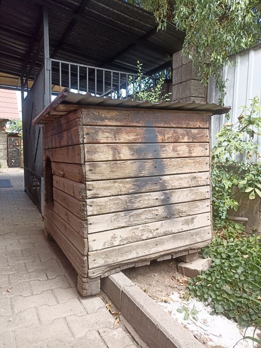 Продам будку для собак
