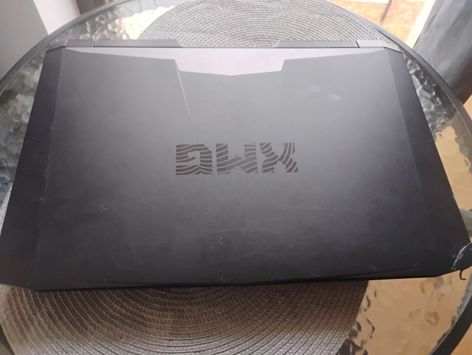 Vand laptop XMG U717