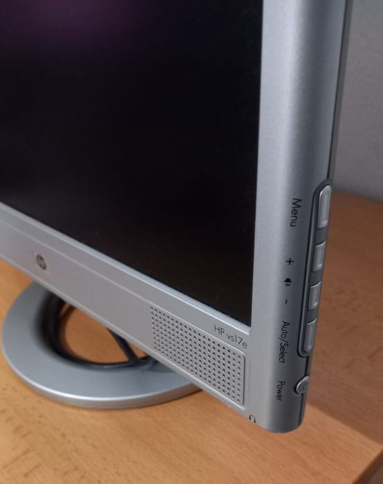 Монитор HP 17 инчов