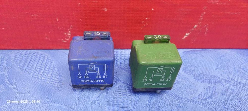 Реле блока управления вентилятора топливного насоса Мерседес W124 W210