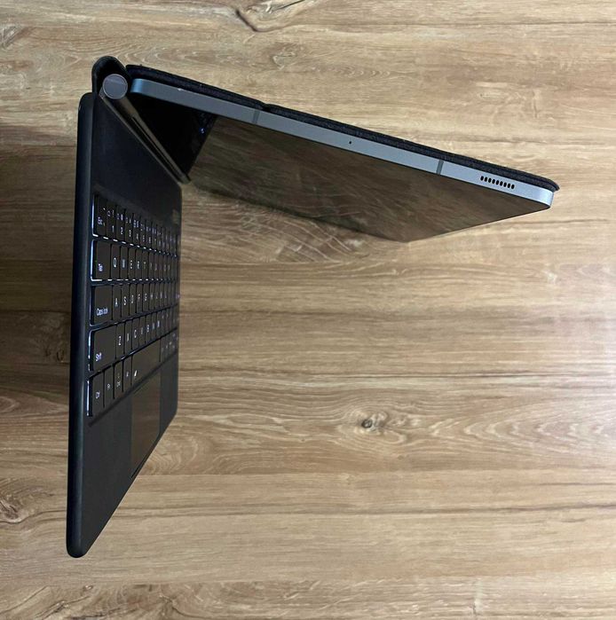 Samsung Galaxy Tab S9FE+ & Magic Keyboard