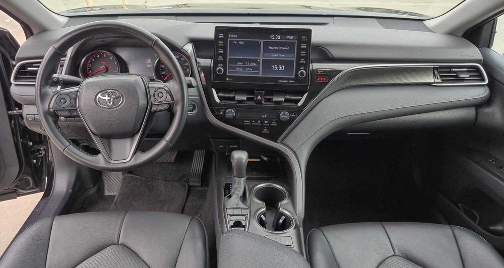 продам Toyota Camry 2023