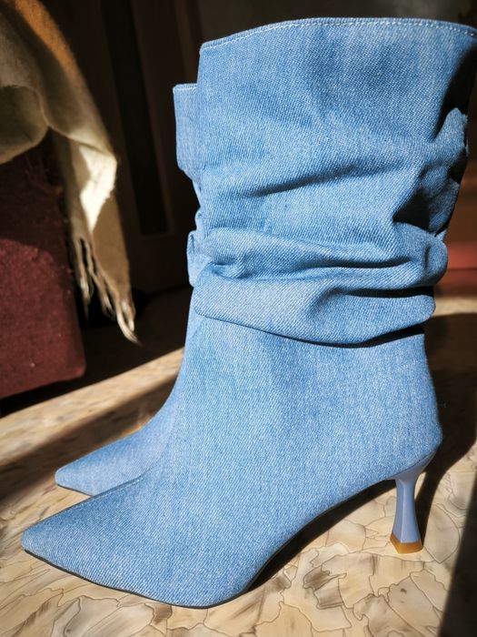 Продаю сапоги весенние