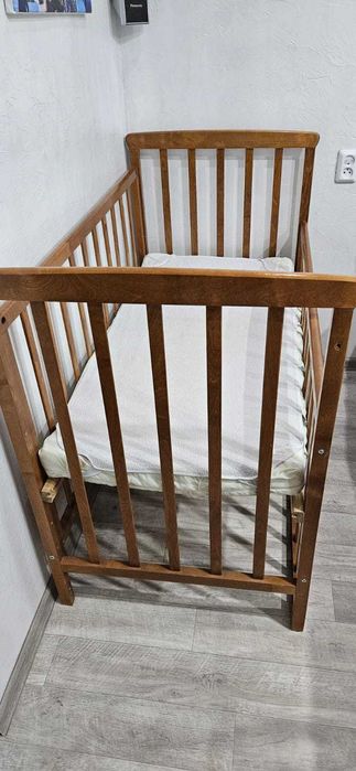 Продам детскую кроватку