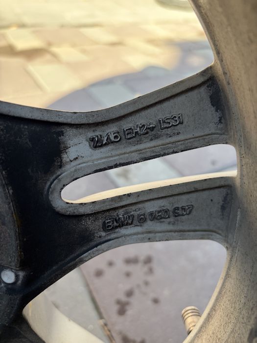 Jante BMW r16 echipate cu anvelope