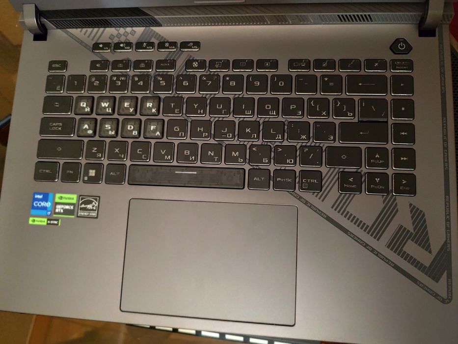 Asus rog strix g16