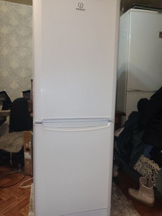 Продам холодильник