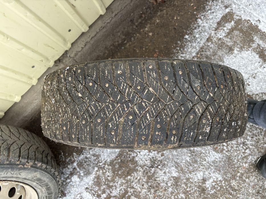 Продам шины комплект R15