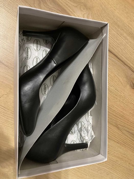 Запазени и удобни обувки