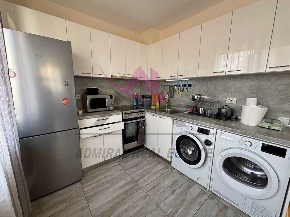 Дава се под наем Тристаен апартамент в Варна, Колхозен пазар - 70 кв.м за 700 € - Снимка #1