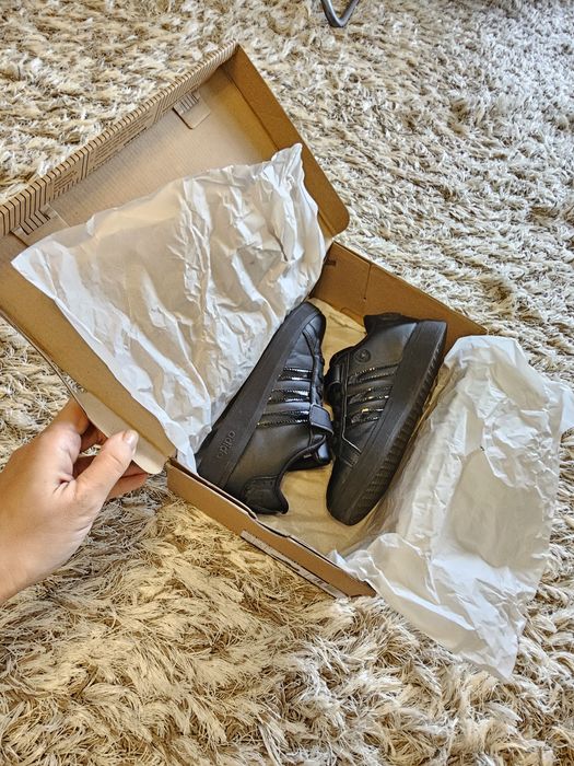 Sneakersi Adidas STAR WARS mas. 33, int. 20 cm