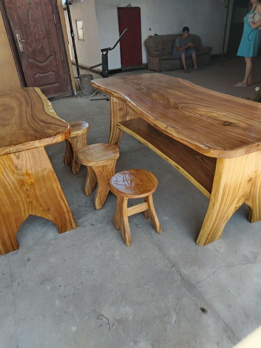 Продам Стол с карагача