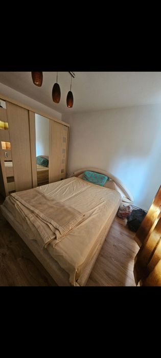 Vând  apartament  str Independenței  Petroșani