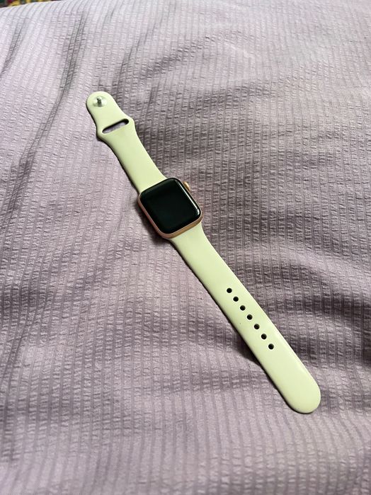 Apple Watch SE 2023