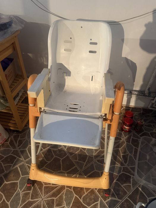 Scaun -masuta  pt copii mici