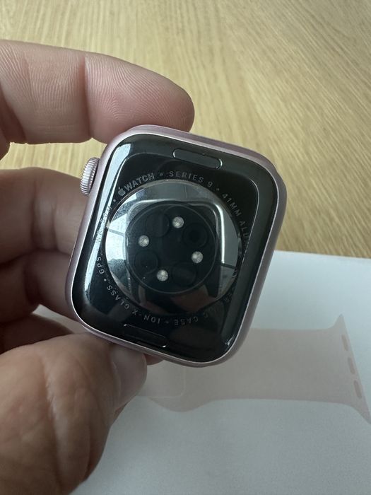 Продавам Apple Watch S9 (9gen) 41mm неизползван